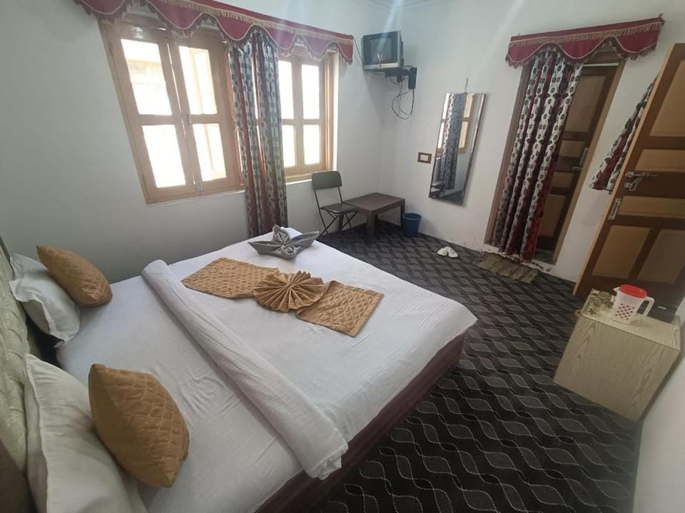 New Heaven Canal Guest House Bed and Breakfast in India