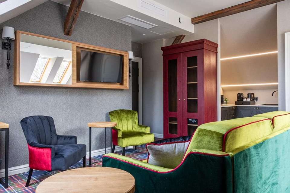 Communal lounge/ TV room, TV and multimedia, Kitchen or kitchenette, Seating area, Evening entertainment