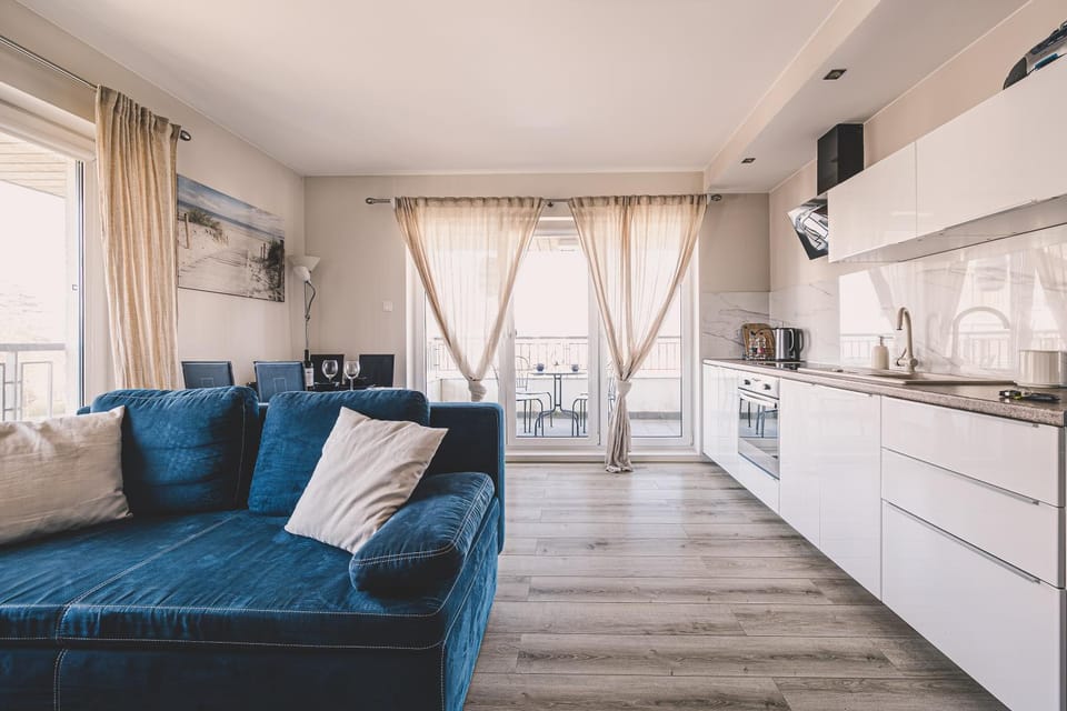 Kitchen or kitchenette, Living room, Seating area, pet friendly, stove