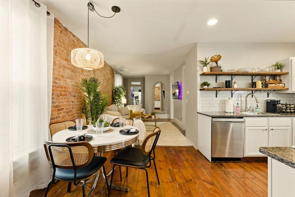 TV and multimedia, Coffee/tea facilities, Living room, Dining area, dishwasher, kitchen, kitchen