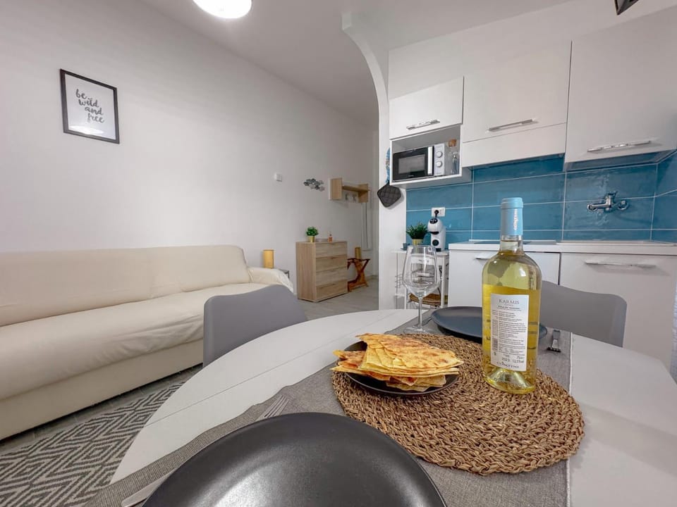 Stintino Center - Wi-Fi & Private Parking by Host Hero Apartment in Stintino