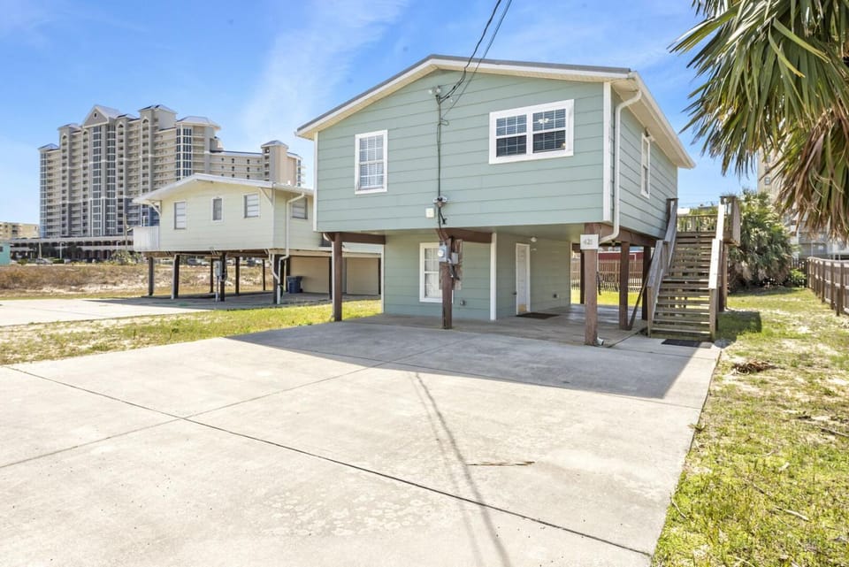 Property building, Day