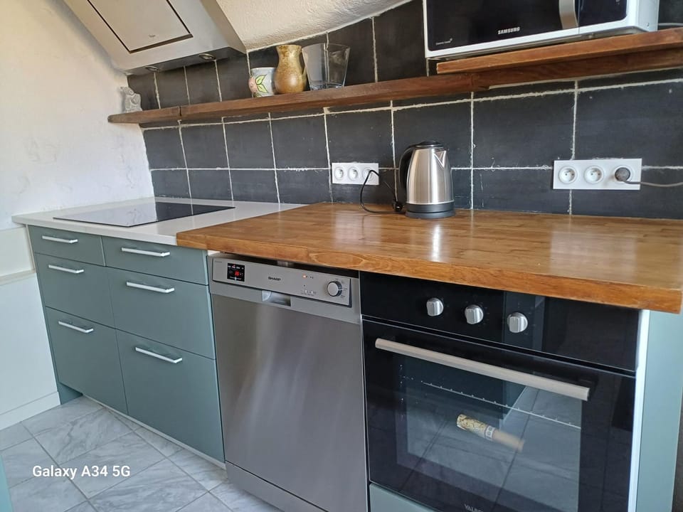 Les roches du Donjon Apartment in Centre-Val de Loire