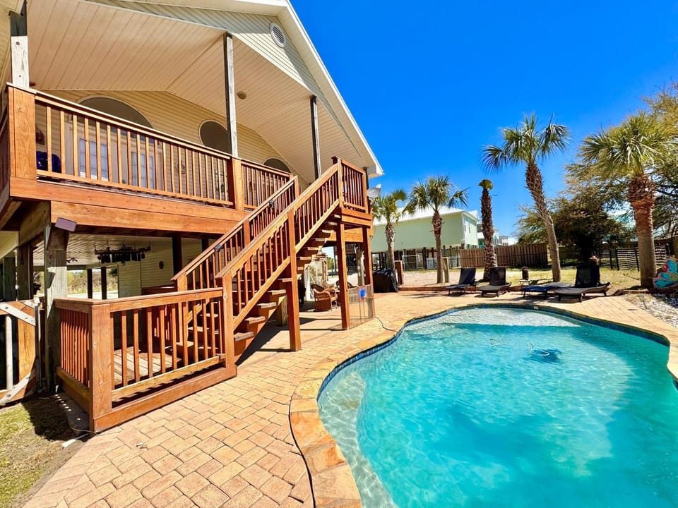 Property building, Day, View (from property/room), Balcony/Terrace, Pool view, Swimming pool