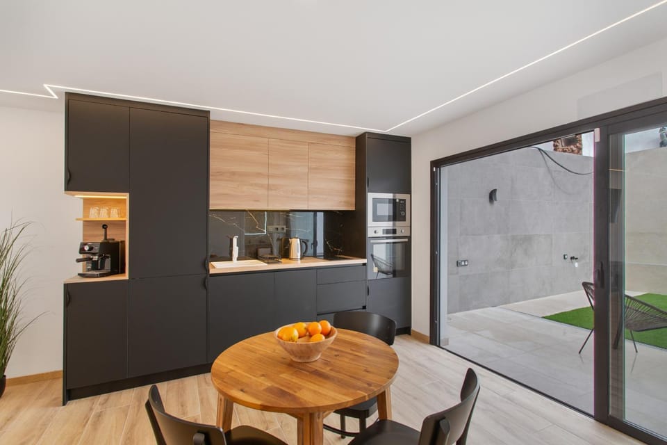 Property building, Kitchen or kitchenette, Living room