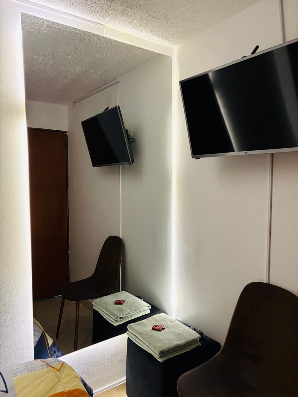 TV and multimedia, Seating area