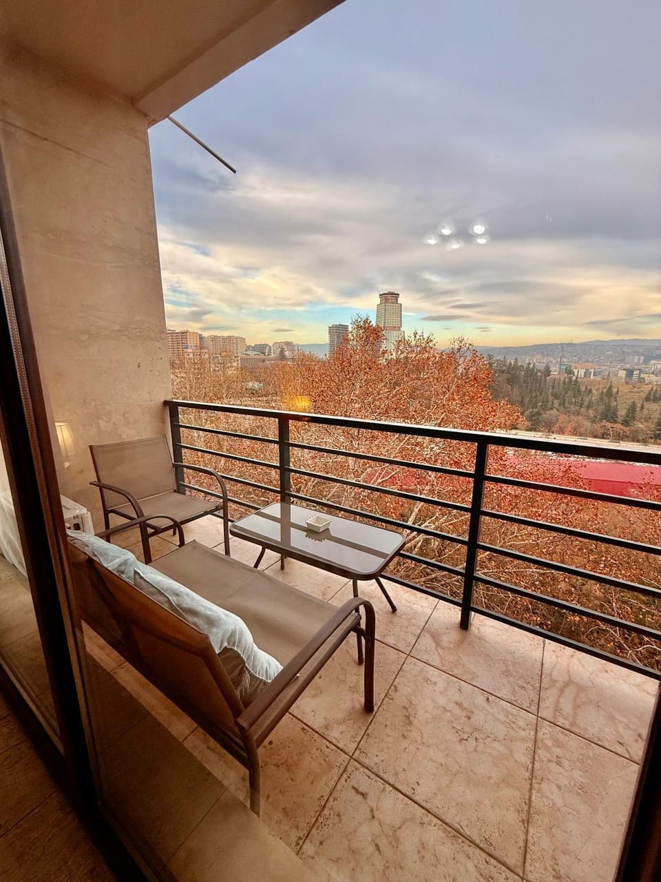 View (from property/room), Balcony/Terrace, City view