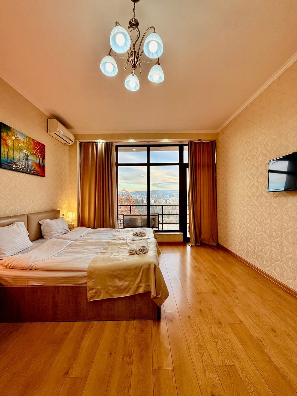 Bed, View (from property/room), Balcony/Terrace, Bedroom, City view, Landmark view, Mountain view, Street view