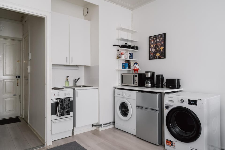 Coffee/tea facilities, Kitchen or kitchenette, oven, washing machine, dryer
