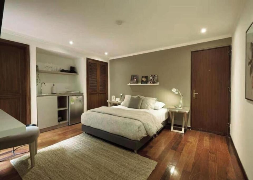 Bed, Coffee/tea facilities, Photo of the whole room, Seating area, Bedroom, wardrobe, kitchen