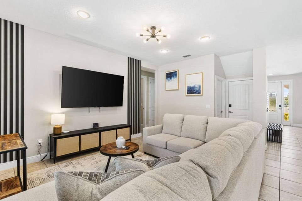 Fantastic 6BR Themed Encore Home House in Four Corners