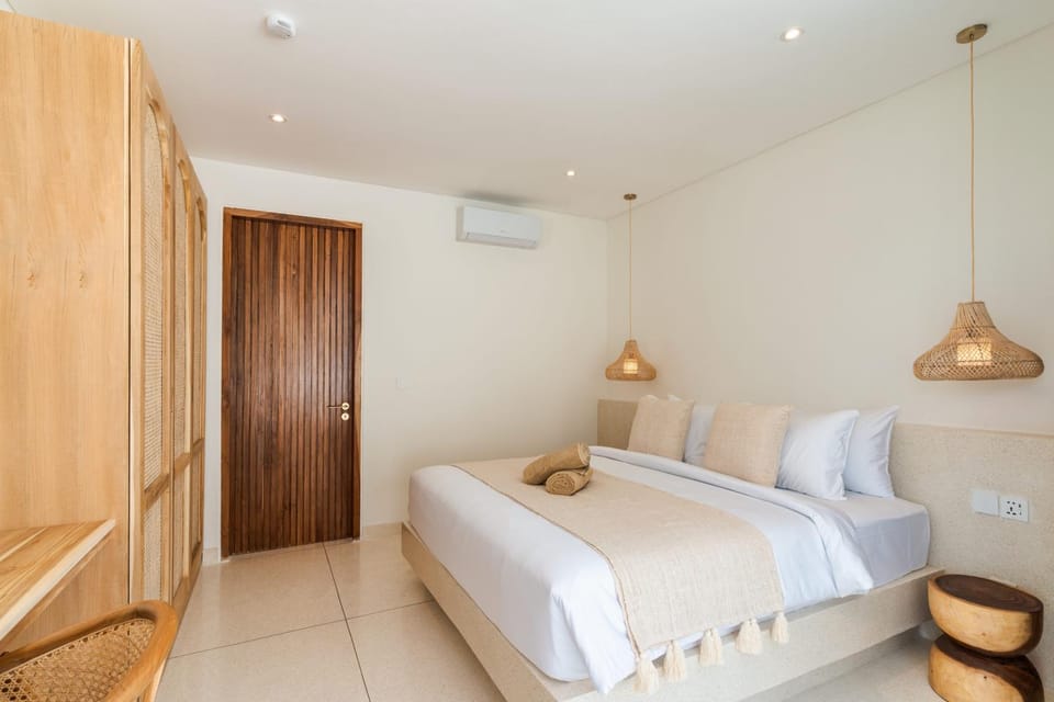 Bedroom, wardrobe, air conditioner