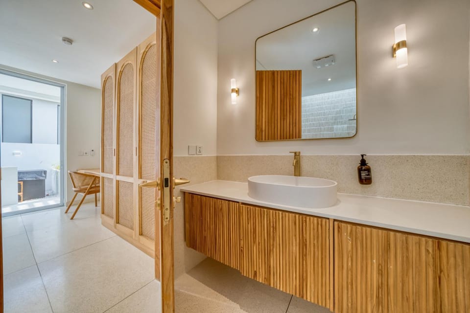 Bathroom, Bedroom, wardrobe