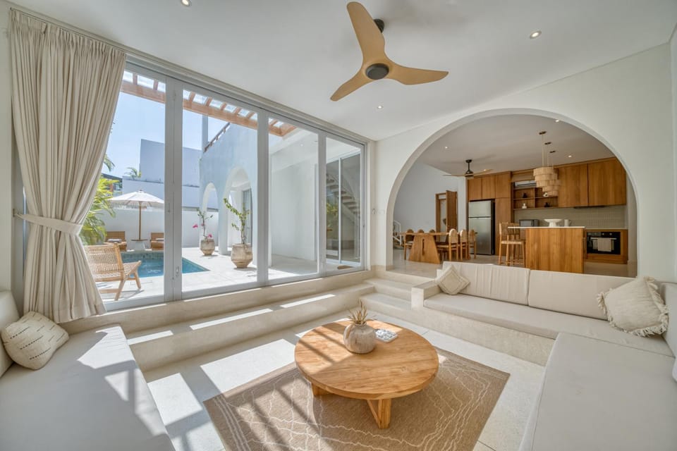 Living room, Pool view