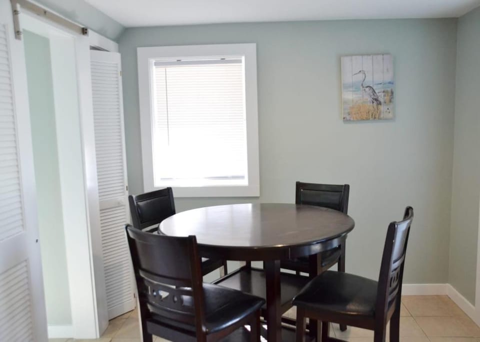 Steps to Beach 2BR 2BA duplex Apartment in Atlantic Beach
