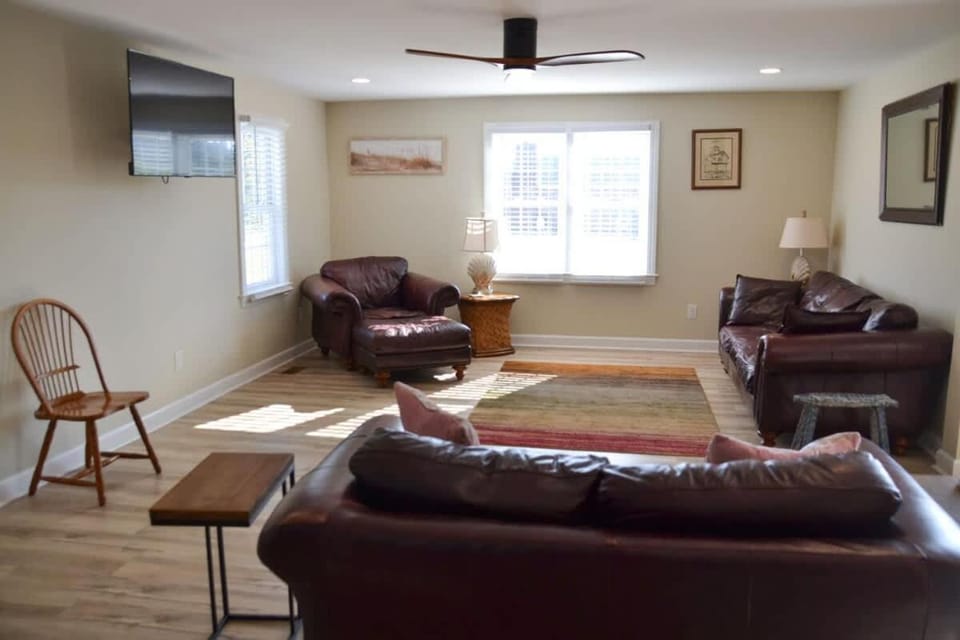 4BR Historic Home Private Dock Fishing House in North Carolina