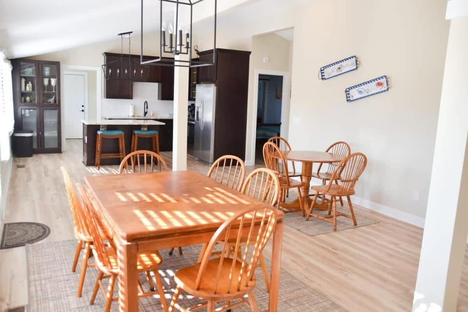 4BR Historic Home Private Dock Fishing House in North Carolina