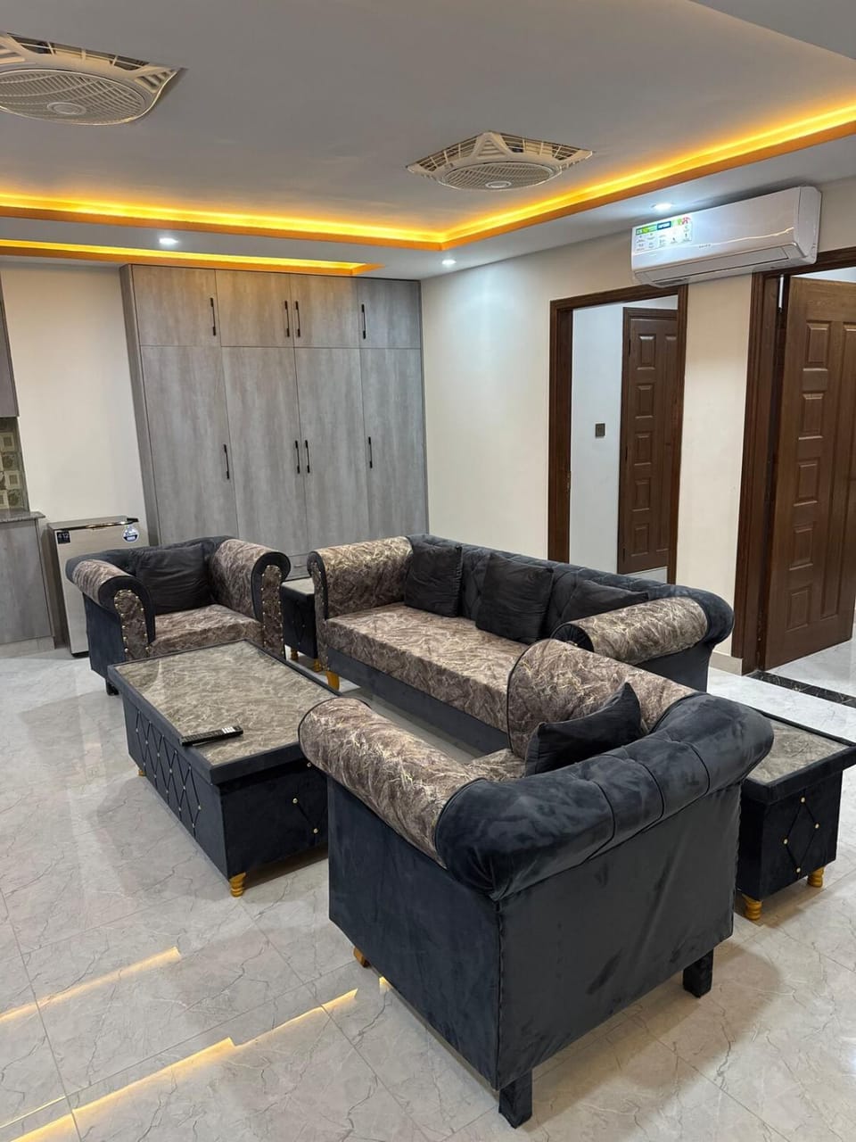2 bed Lavish Apartment Apartment in Pakistan