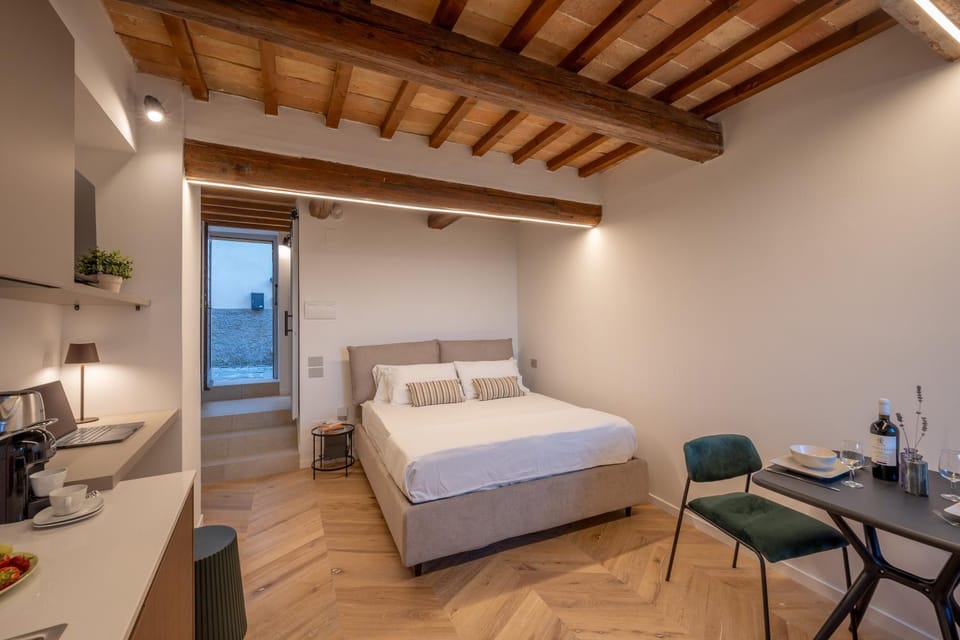 Bed, Living room, Photo of the whole room, Seating area, Bedroom, towels, wardrobe