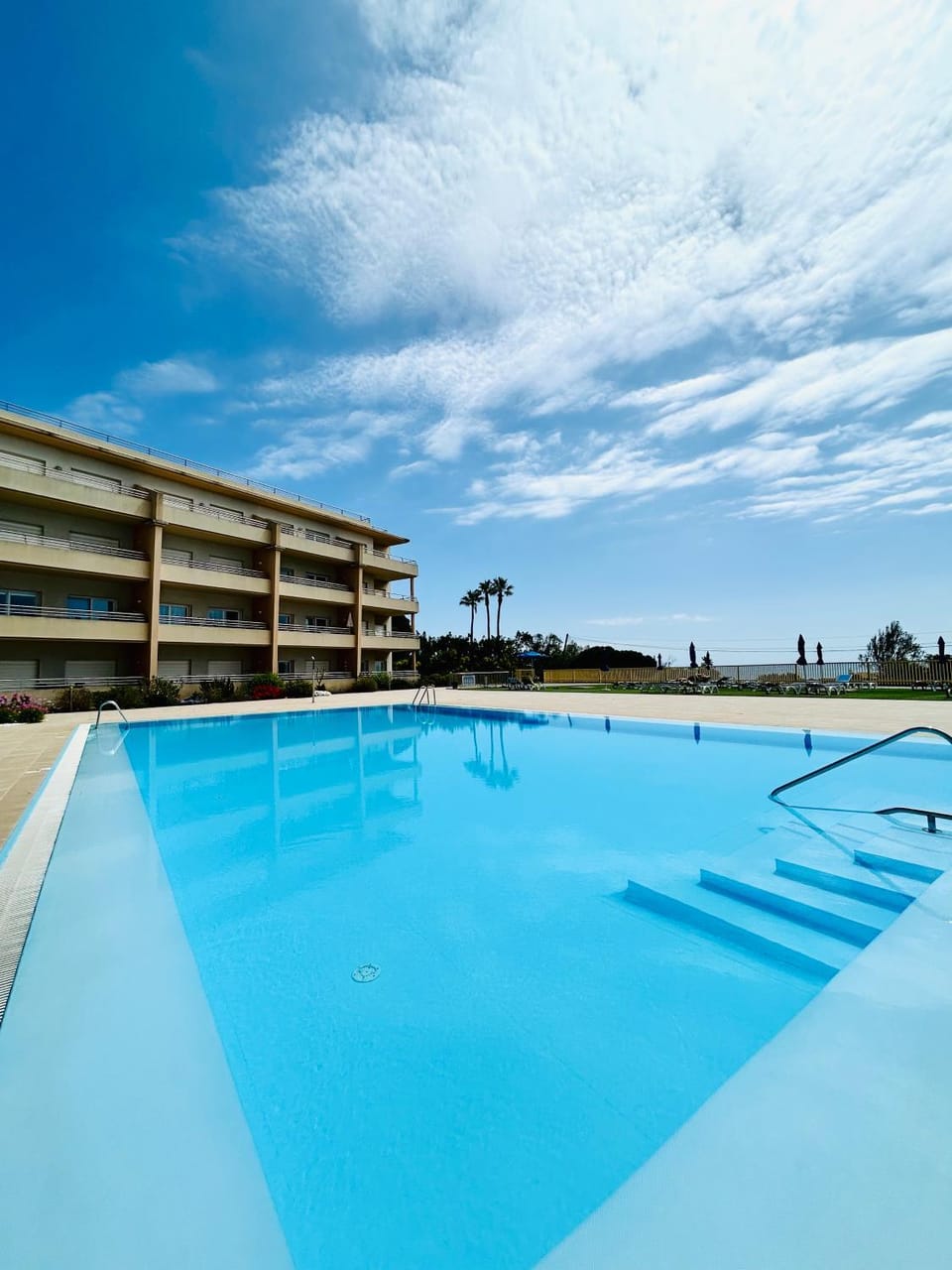 Day, Pool view, Swimming pool, sunbed