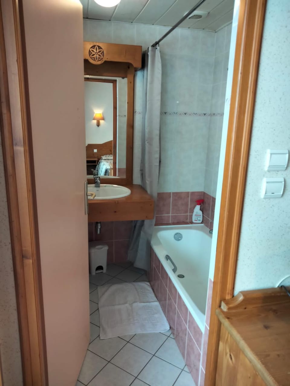 Bathroom, Bath