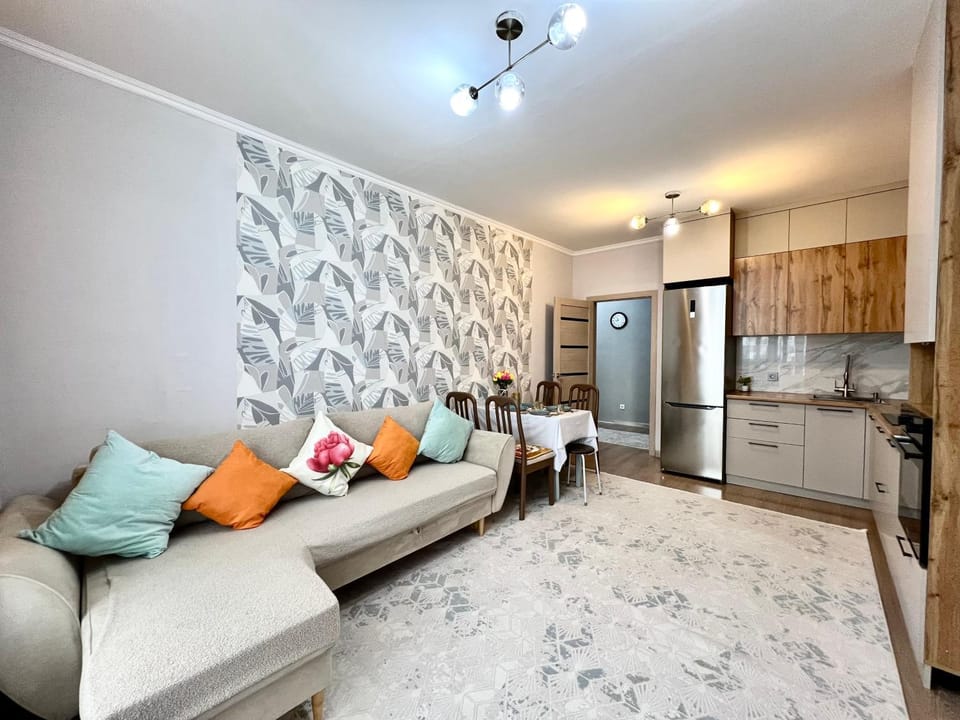 Уютная двухкомнатная евро трешка на Туране Apartment in Kazakhstan
