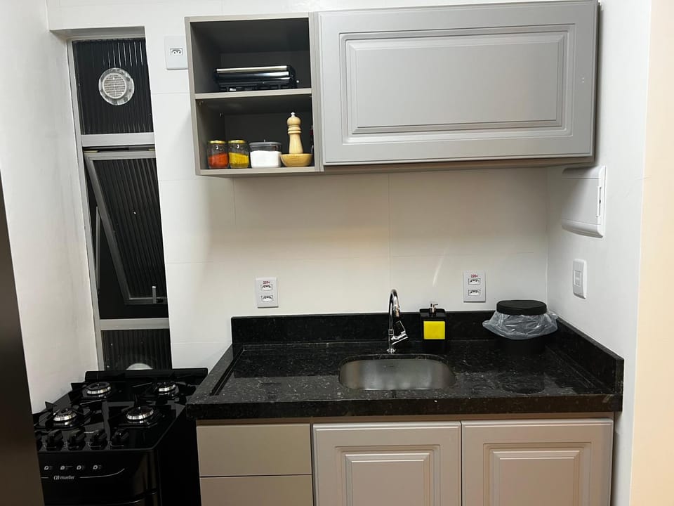 Kitchen or kitchenette, pet friendly, stove