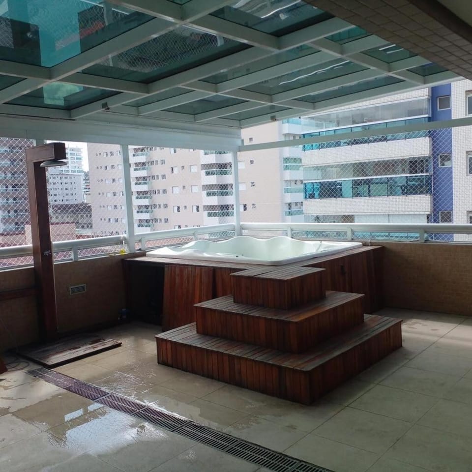 Ap Espaçoso com vista para o mar Apartment in State of São Paulo