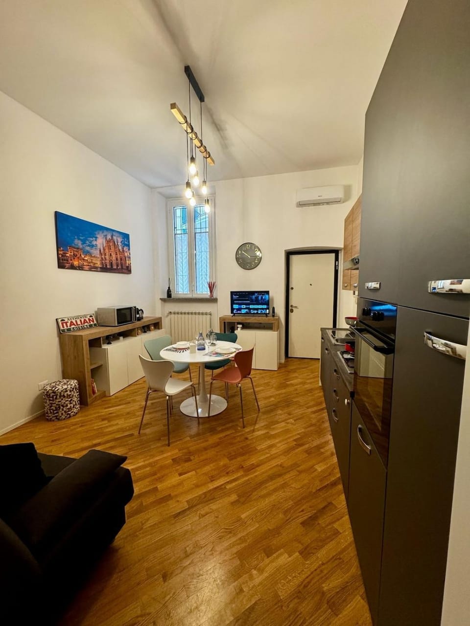 TV and multimedia, Kitchen or kitchenette, Living room, Dining area