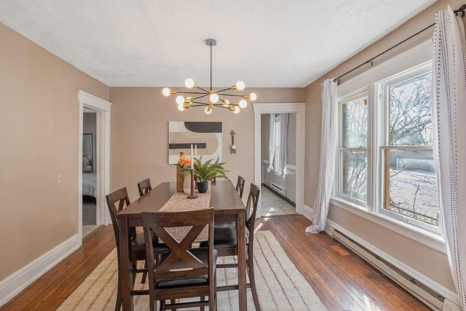 Modern Cozy 2BR Near Syracuse University, Destiny USA, Zoo & Downtown Syracuse Apartment in Syracuse