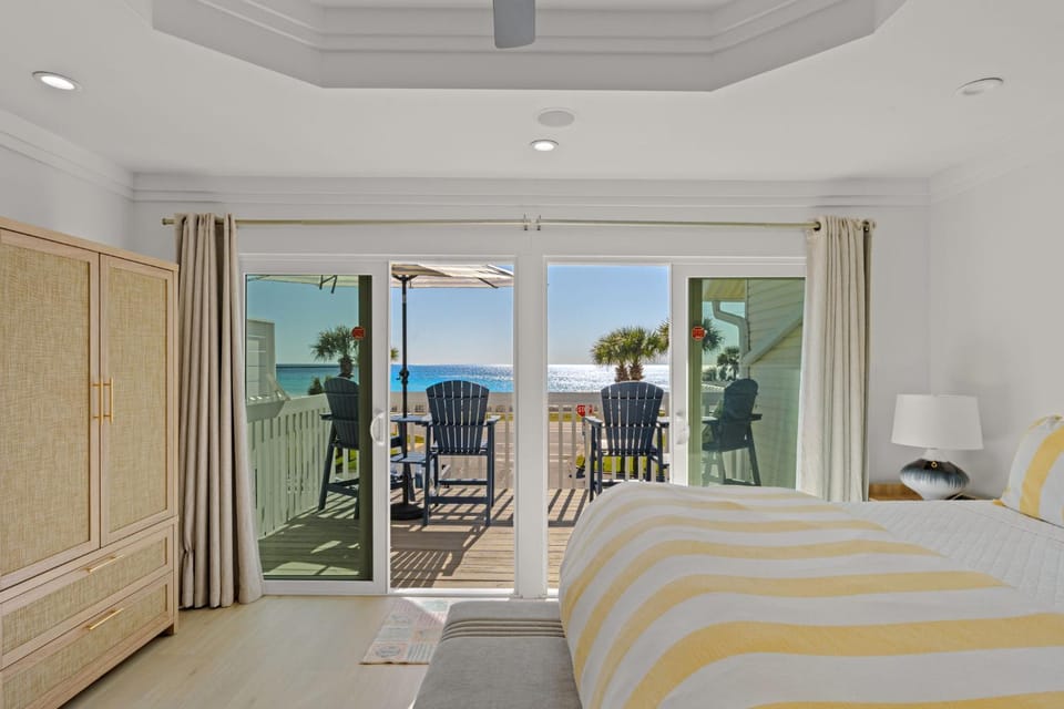 Bed, View (from property/room), Photo of the whole room, Bedroom, Sea view