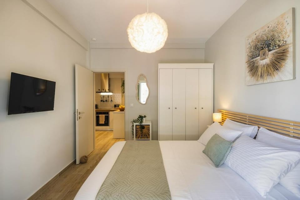Photo of the whole room, Bedroom