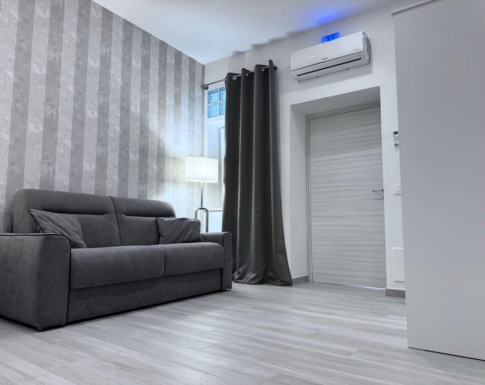 Home-Carrara Apartment in Naples