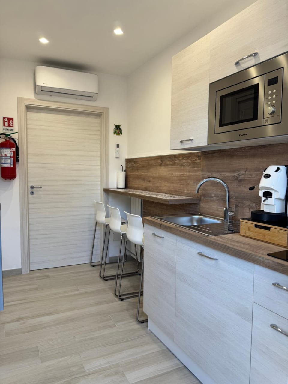 Home-Carrara Apartment in Naples