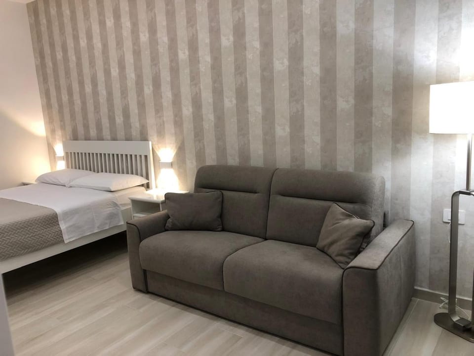 Home-Carrara Apartment in Naples