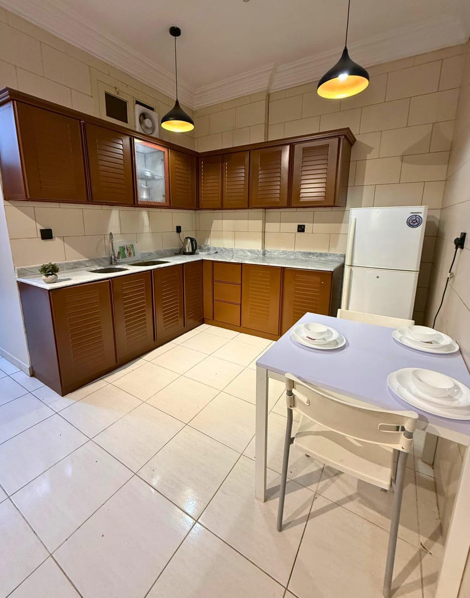 Kitchen or kitchenette, Dining area, dishwasher, minibar, stove