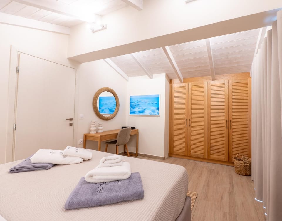 Bed, Photo of the whole room, Bedroom, towels, wardrobe