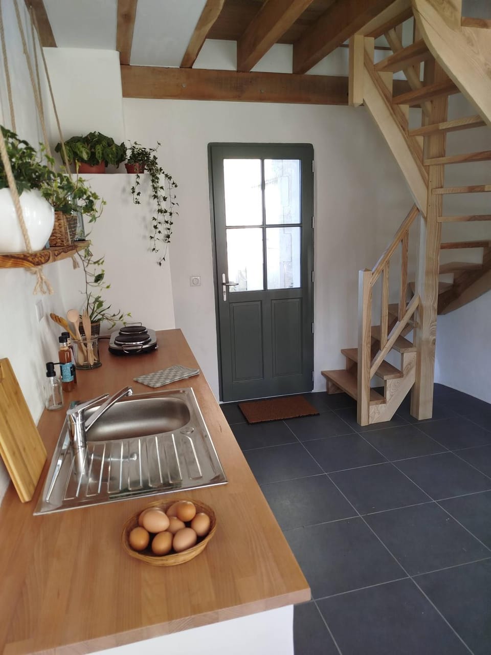 Kitchen or kitchenette, stove