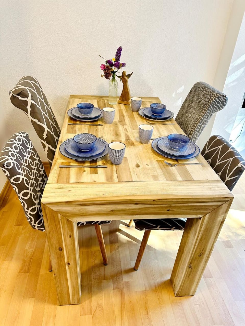 Fantastische Dachgeschosswohnung in Connewitz nahe Karli - Platz für bis zu 5 Personen - tolle Lage und öffentliche Verkehrsmittel Apartment in Leipzig