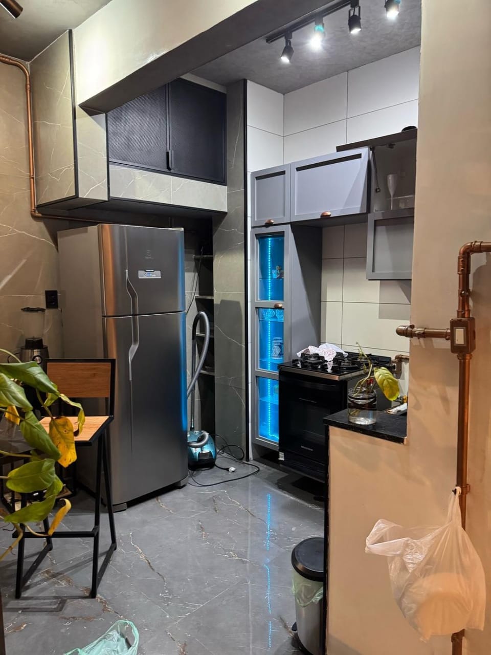 Kitchen or kitchenette, Dining area, oven, stove, toaster