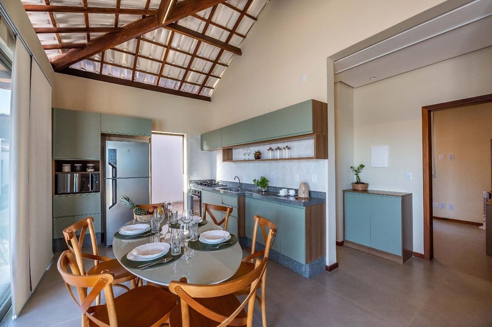 Kitchen or kitchenette, Dining area, oven, stove