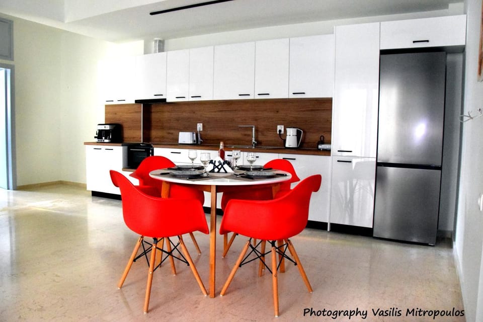 Dining area, oven, stove