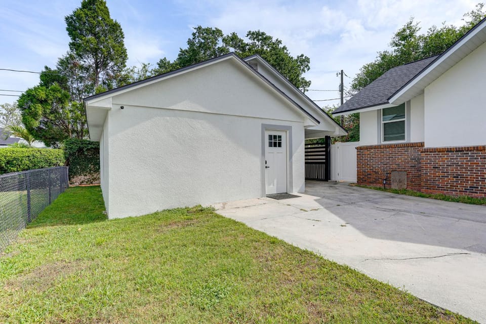 WFH Friendly! Stylish Lakeland Studio Apartment in Lakeland