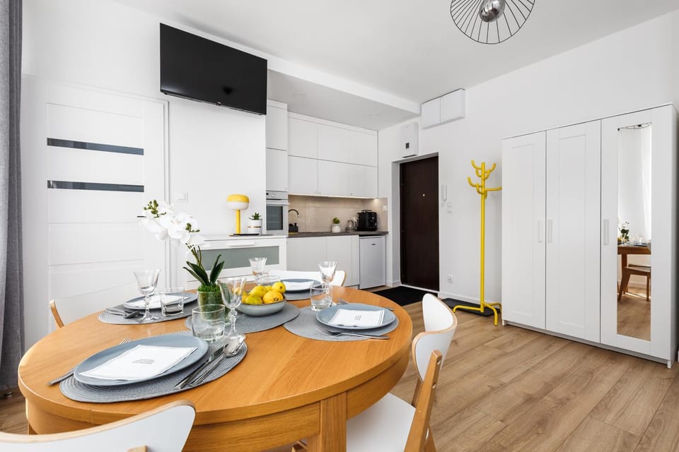 TV and multimedia, Kitchen or kitchenette, oven, stove