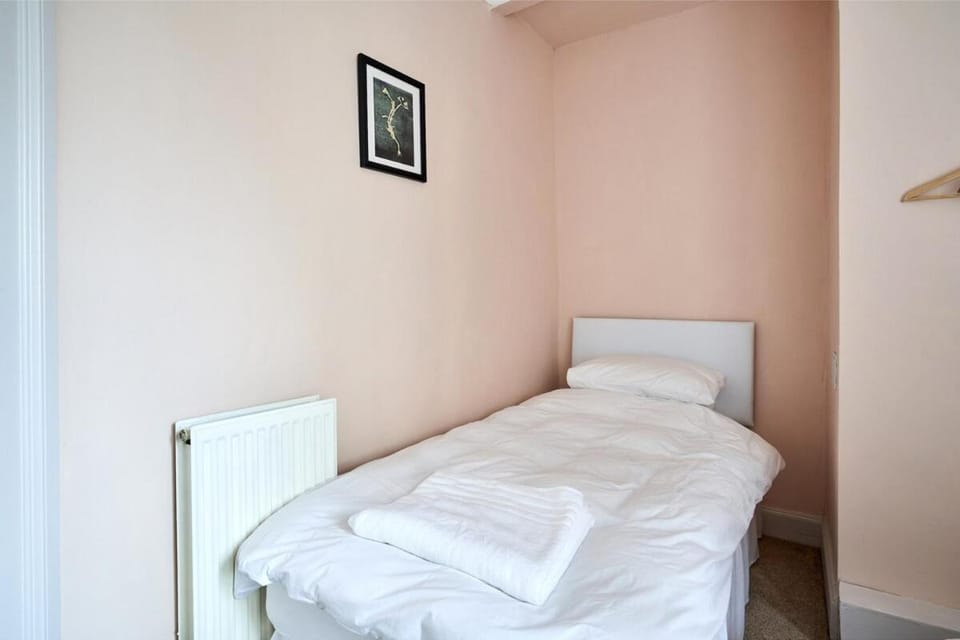 3 Bedroom Apartment - Historic Old Town Apartment in Edinburgh