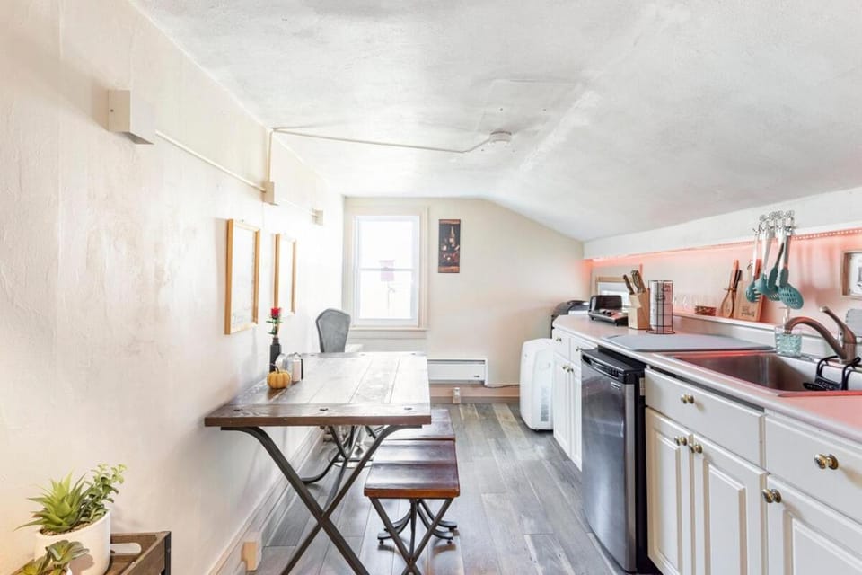 Heart of Historic Wurtsboro Apartment in Wurtsboro