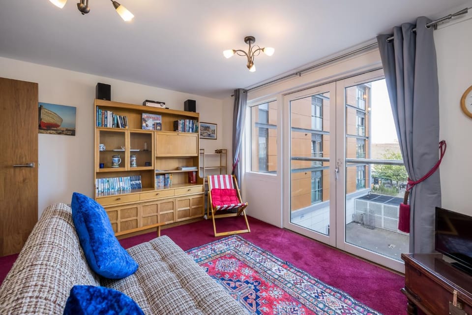 Belle Buoy - Town Centre Location with Free Parking Apartment in Poole