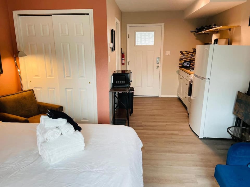 Studio with balcony Apartment in Albuquerque