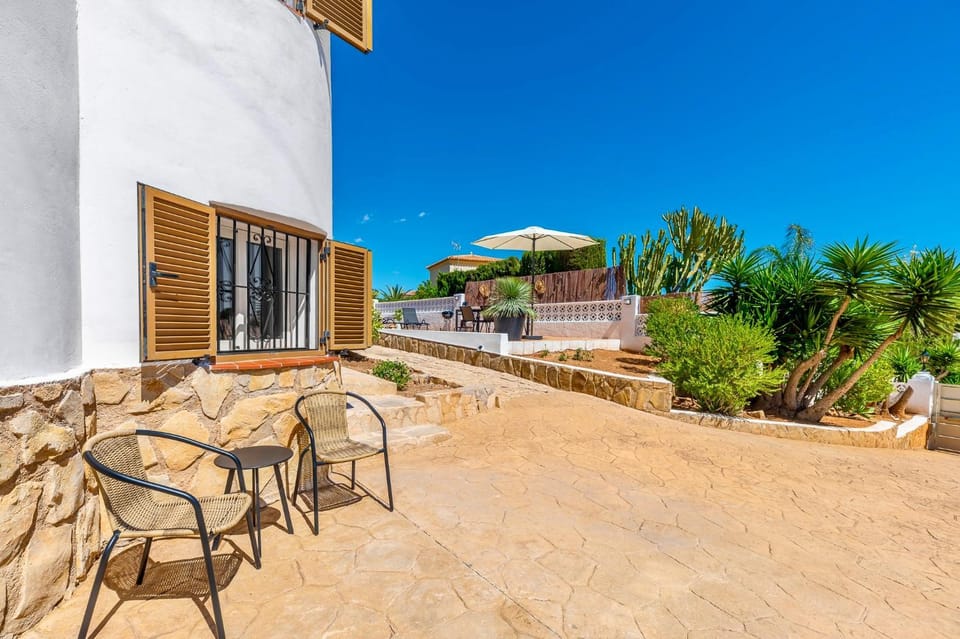 Property building, Balcony/Terrace