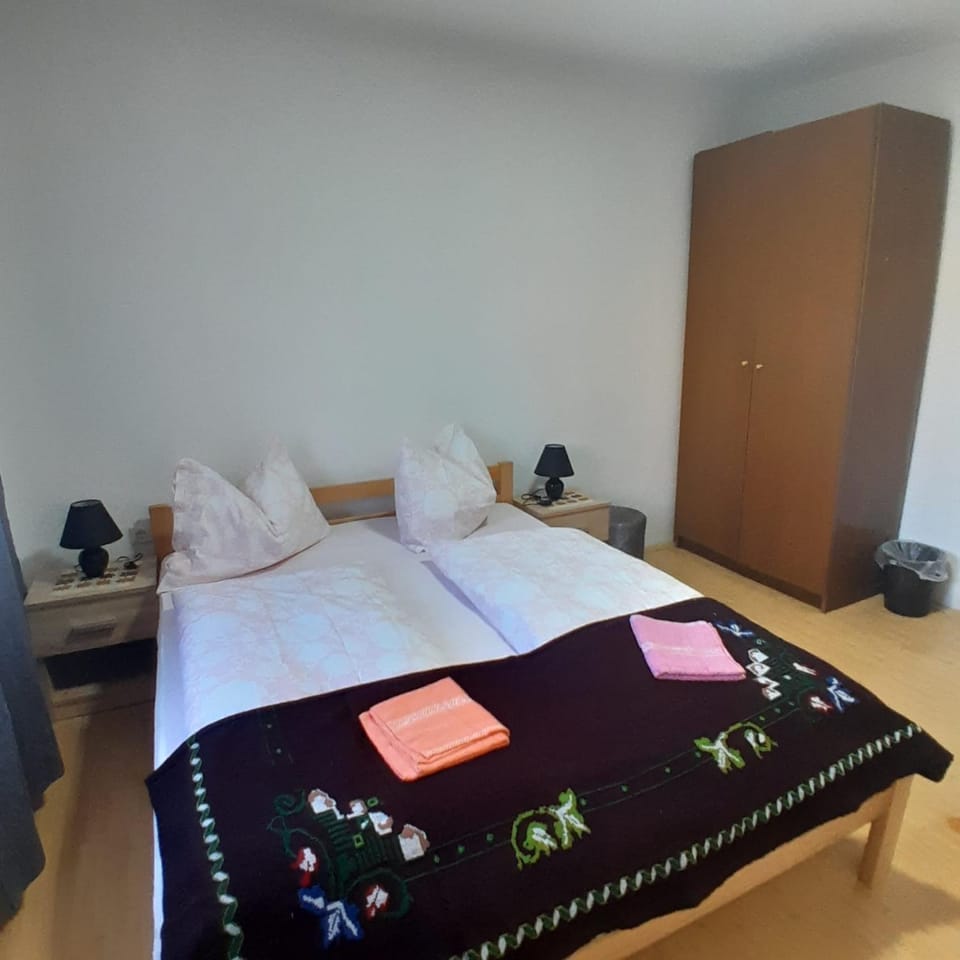 Bed, Photo of the whole room, Bedroom, towels, wardrobe